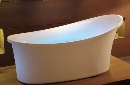 Image of EAGO AM1800 70" White Free Standing Oval Air Bubble Bathtub